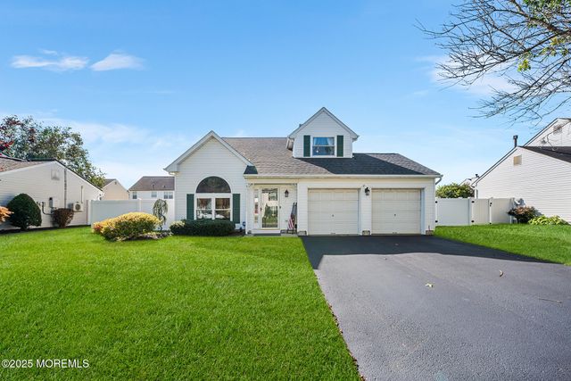 33 Bryce Canyon Road, Howell, NJ 07731