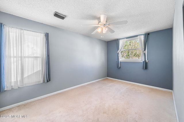 33 Bryce Canyon Road, Howell, NJ 07731