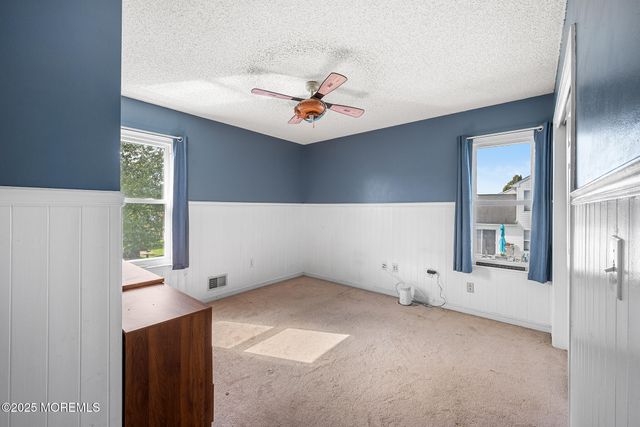 33 Bryce Canyon Road, Howell, NJ 07731