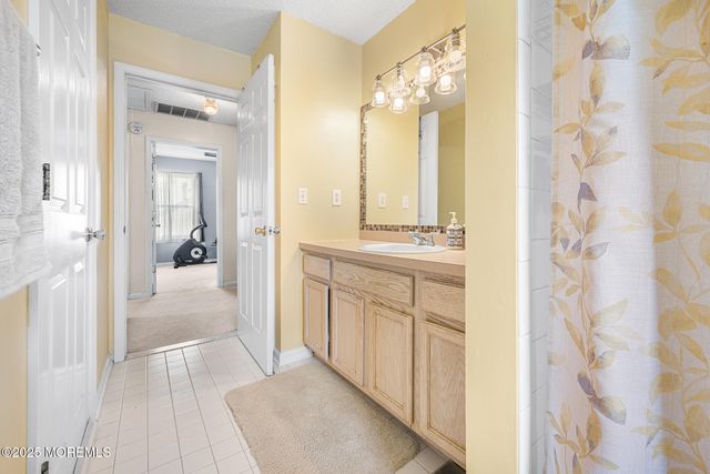 33 Bryce Canyon Road, Howell, NJ 07731