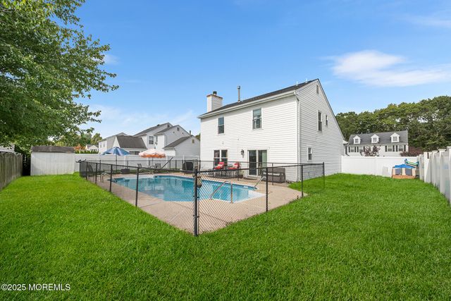 33 Bryce Canyon Road, Howell, NJ 07731
