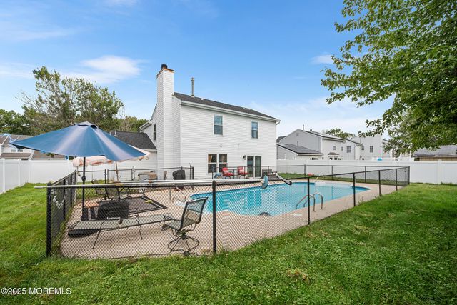33 Bryce Canyon Road, Howell, NJ 07731