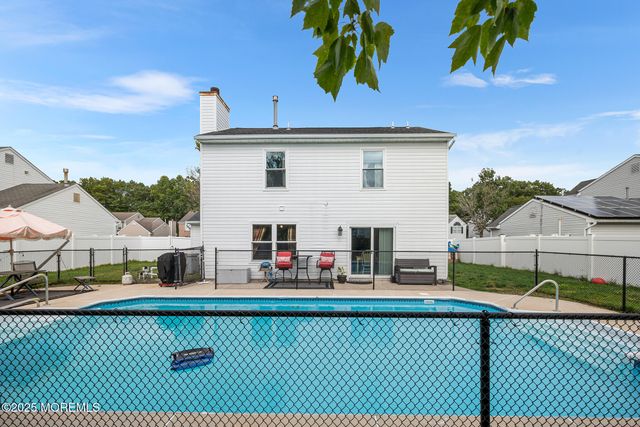 33 Bryce Canyon Road, Howell, NJ 07731
