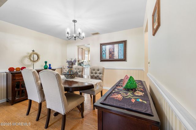 33 Bryce Canyon Road, Howell, NJ 07731
