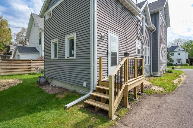 1208 State Street, Eau Claire, WI 54701