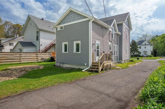 1208 State Street, Eau Claire, WI 54701
