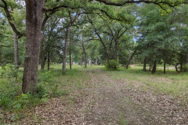 3906 County Road 157, Bedias, TX 77831