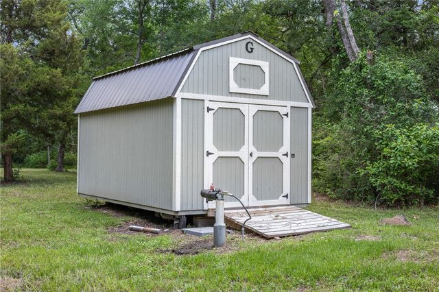 3906 County Road 157, Bedias, TX 77831