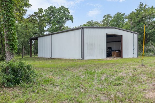3906 County Road 157, Bedias, TX 77831