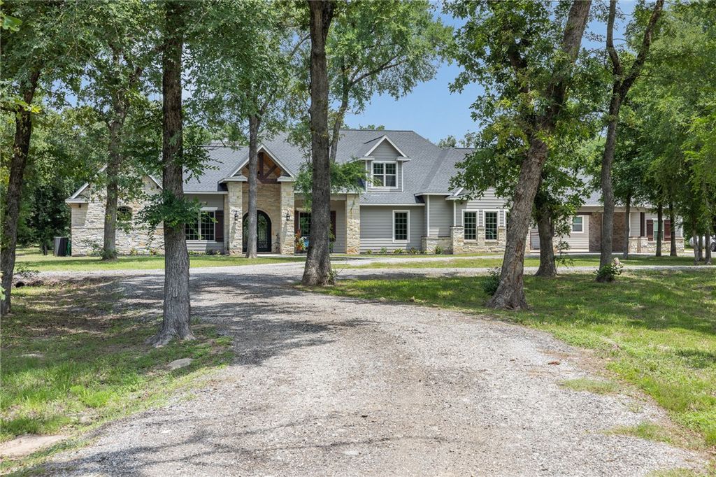 3906 County Road 157, Bedias, TX 77831