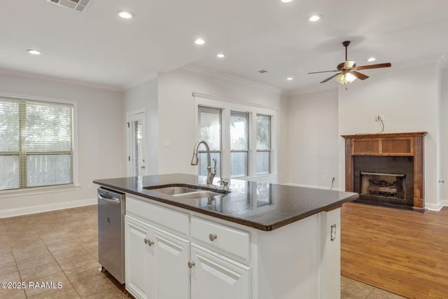 811 Flambant Drive, Broussard, LA 70518