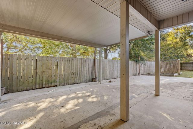 811 Flambant Drive, Broussard, LA 70518