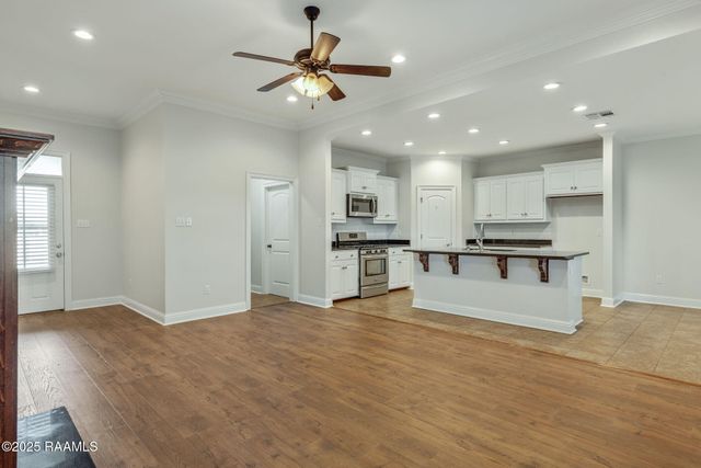 811 Flambant Drive, Broussard, LA 70518