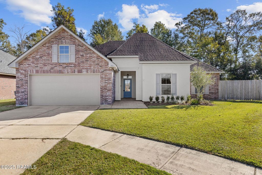 811 Flambant Drive, Broussard, LA 70518