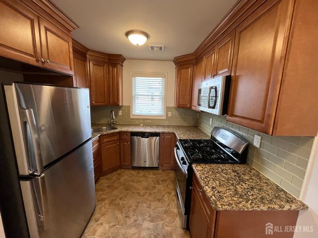 16 E Kupsch Street E C, Sayreville, NJ 08872