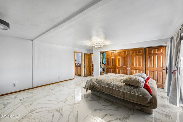 49225 W 45th Street, Lancaster, CA 93536