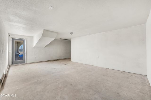 49225 W 45th Street, Lancaster, CA 93536