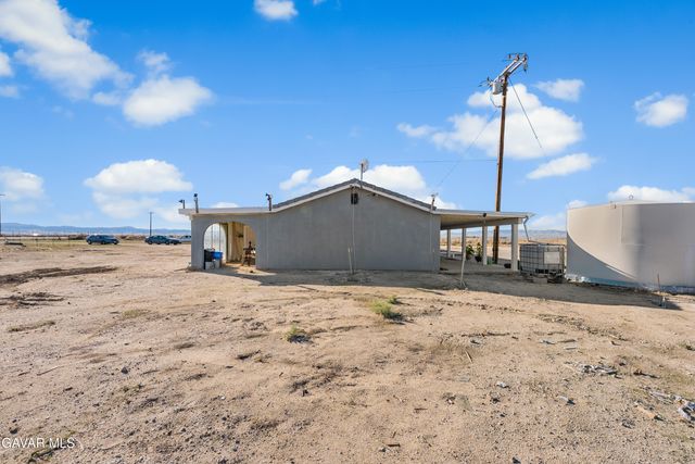 49225 W 45th Street, Lancaster, CA 93536