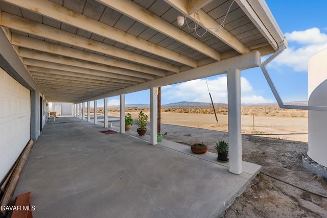 49225 W 45th Street, Lancaster, CA 93536