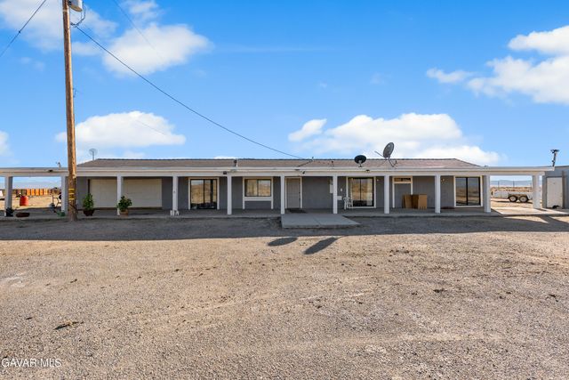 49225 W 45th Street, Lancaster, CA 93536