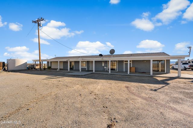 49225 W 45th Street, Lancaster, CA 93536