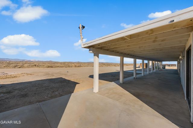 49225 W 45th Street, Lancaster, CA 93536