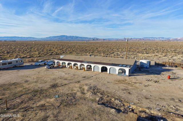 49225 W 45th Street, Lancaster, CA 93536