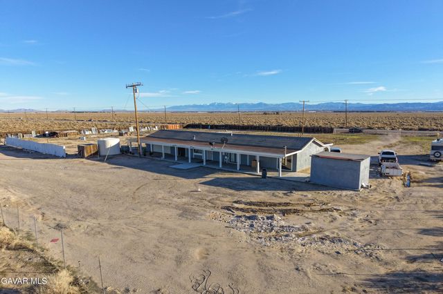 49225 W 45th Street, Lancaster, CA 93536