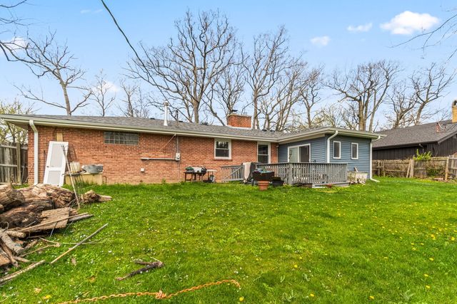 219 E Sheridan Road, Lake Bluff, IL 60044