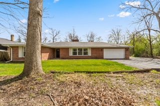 219 E Sheridan Road, Lake Bluff, IL 60044
