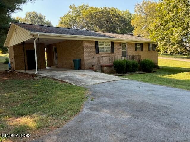 2993 W Old A J Highway Hwy, Strawberry Plains, TN 37871