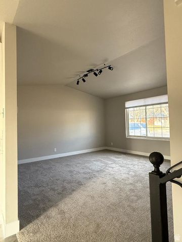 10642 S 1090 E, Sandy, UT 84094