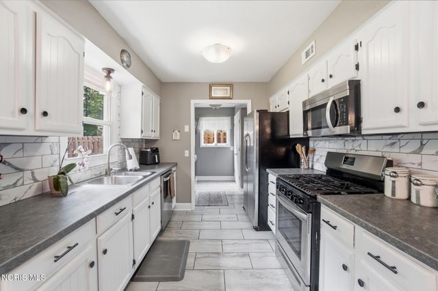 6741 Pelton Drive, Whitehouse, OH 43571