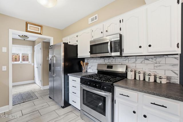 6741 Pelton Drive, Whitehouse, OH 43571
