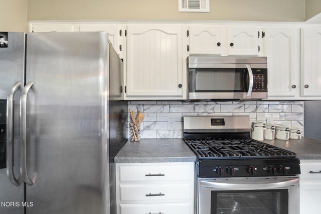 6741 Pelton Drive, Whitehouse, OH 43571