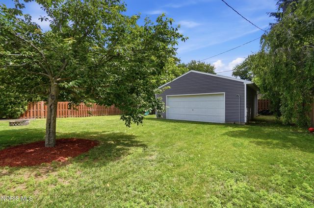 6741 Pelton Drive, Whitehouse, OH 43571