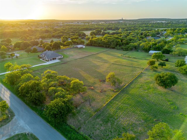 570 W County Road 714, Burleson, TX 76028