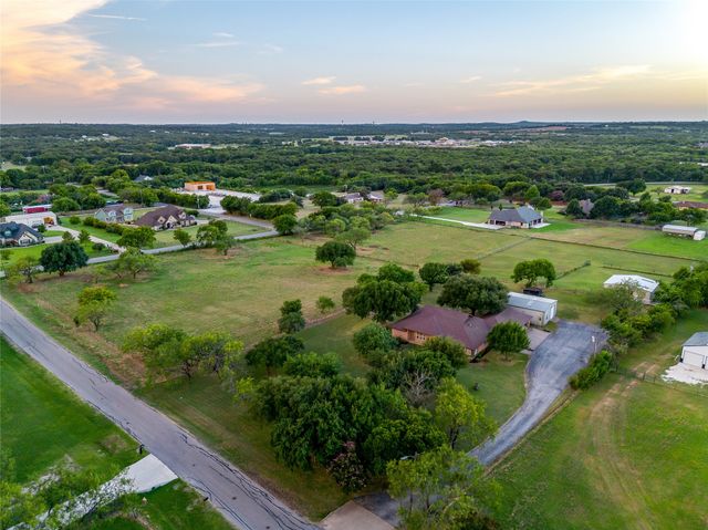 570 W County Road 714, Burleson, TX 76028