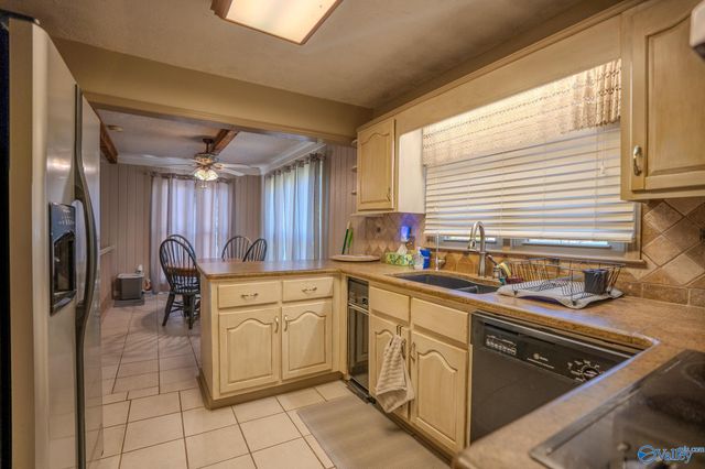 2405 Old Creek Trail SE, Decatur, AL 35603