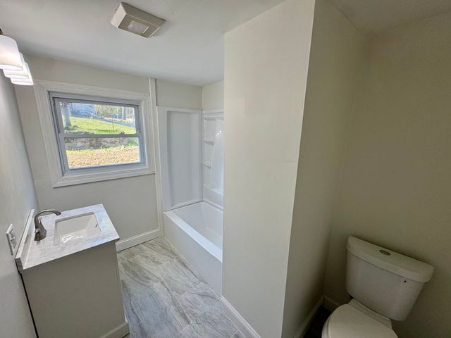 346 Hilldale Ave, Haverhill, MA 01832
