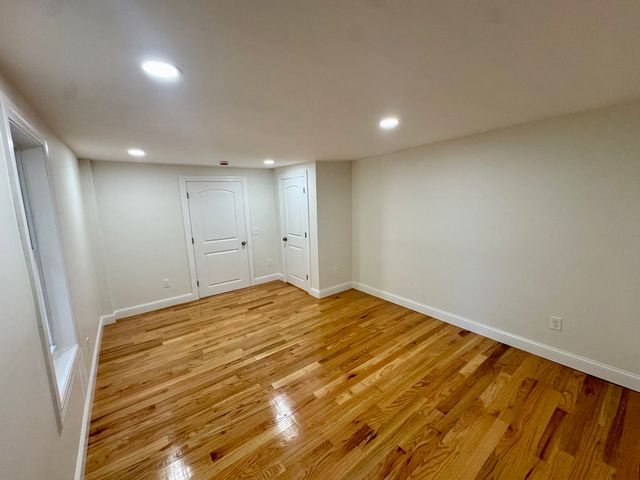 346 Hilldale Ave, Haverhill, MA 01832