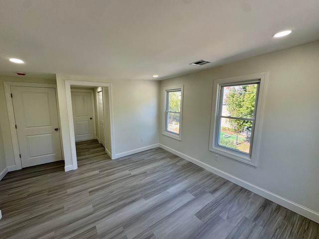 346 Hilldale Ave, Haverhill, MA 01832