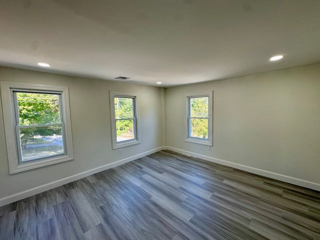 346 Hilldale Ave, Haverhill, MA 01832