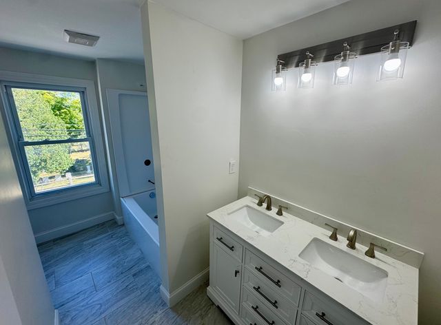 346 Hilldale Ave, Haverhill, MA 01832