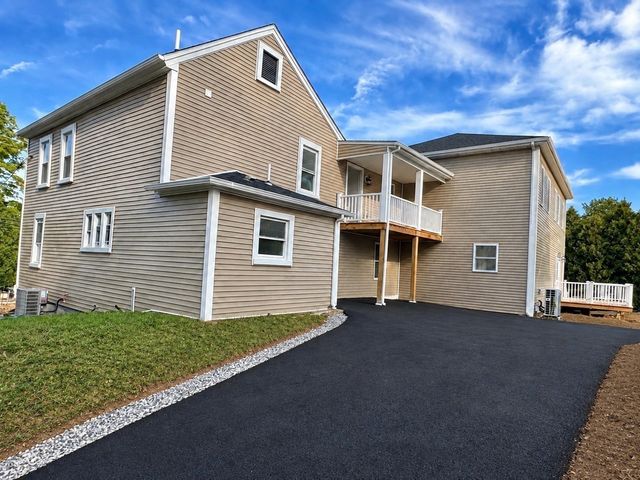 346 Hilldale Ave, Haverhill, MA 01832