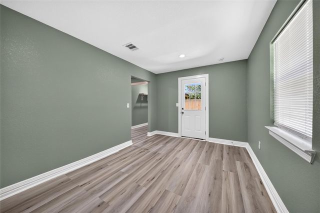 5955 Bellfort Street, Houston, TX 77033