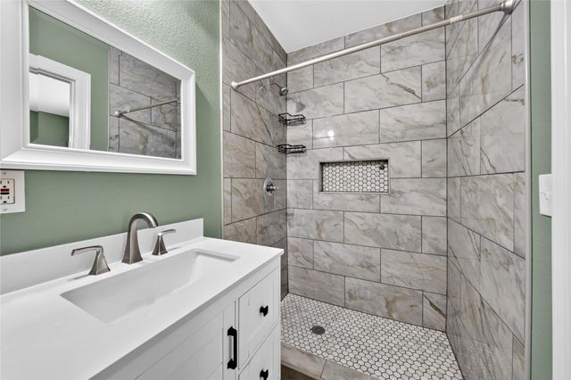 5955 Bellfort Street, Houston, TX 77033