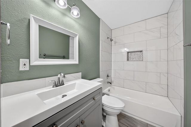 5955 Bellfort Street, Houston, TX 77033