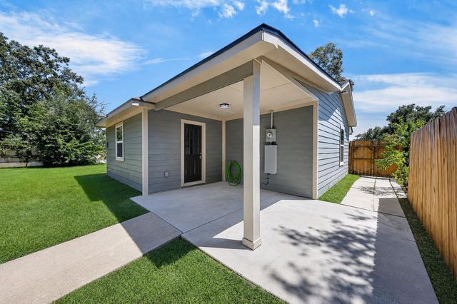 5955 Bellfort Street, Houston, TX 77033