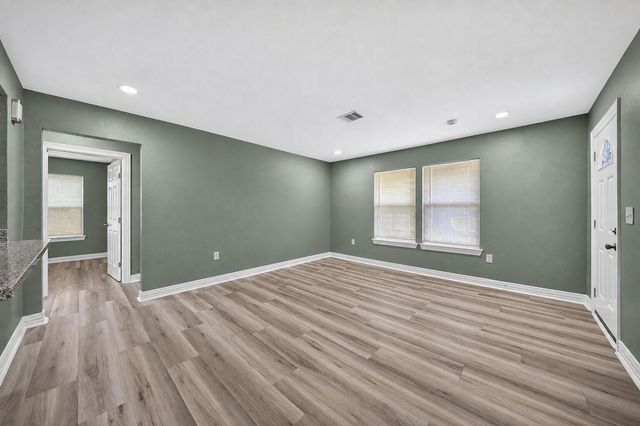 5955 Bellfort Street, Houston, TX 77033